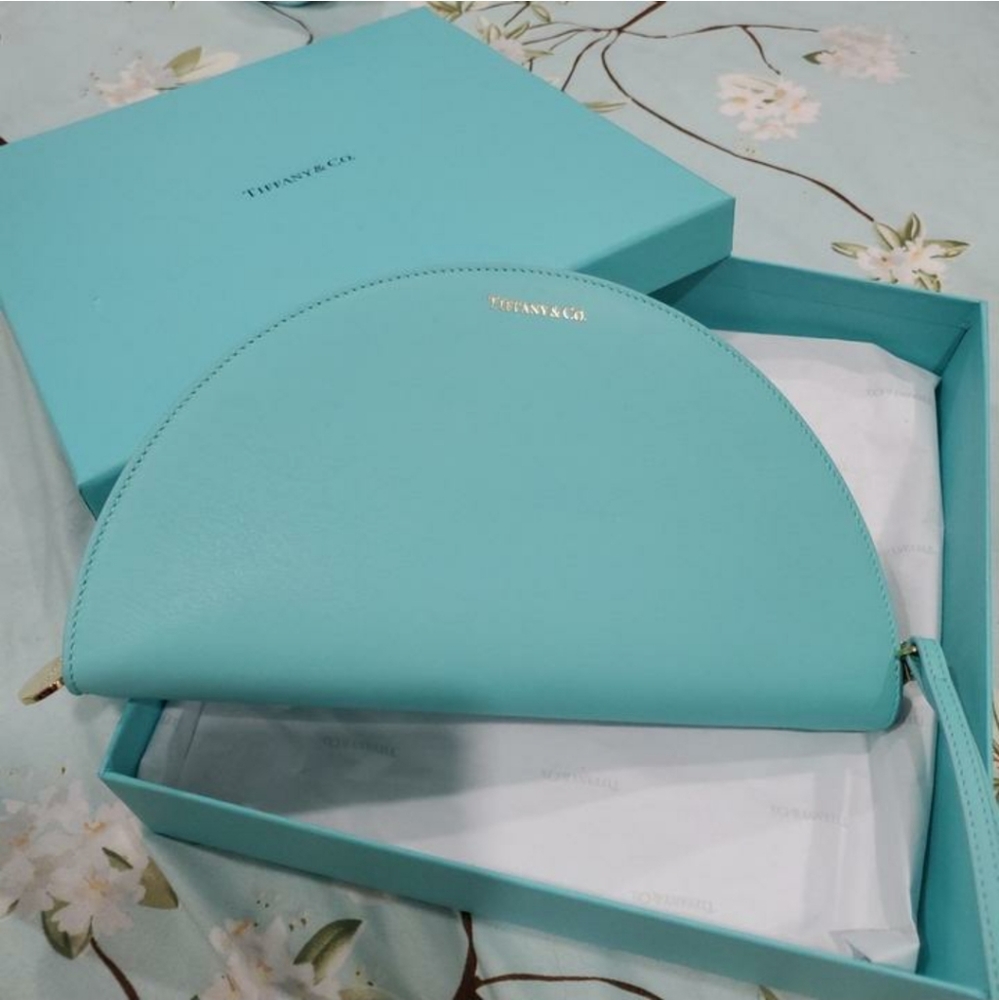 COPY - Tiffany and Co half moon wallet